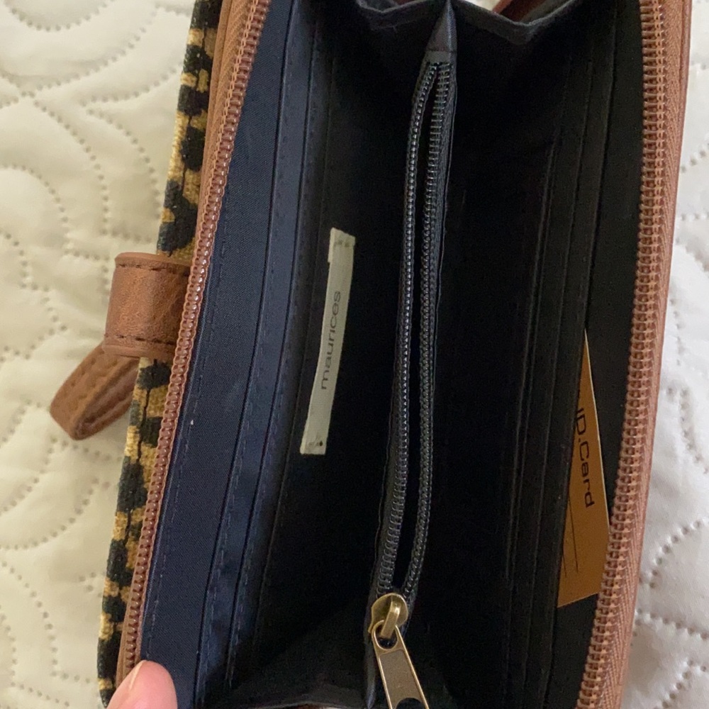 Wallet - Picture 2 of 2